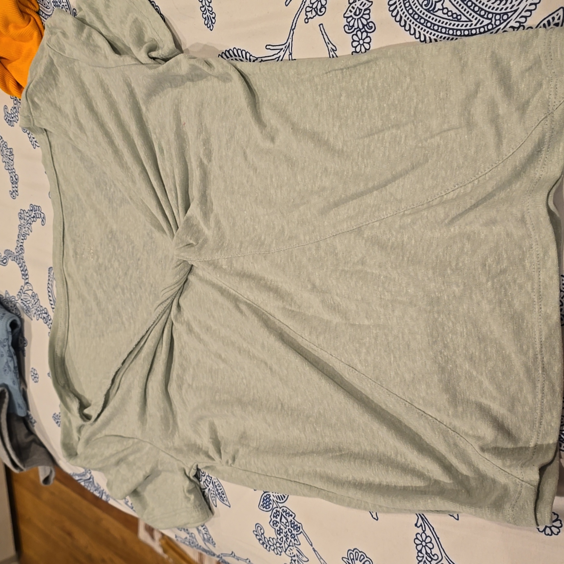10/$13 New Light Green Shirt